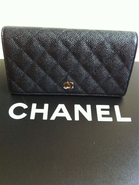 chanel bifold walet caviar black